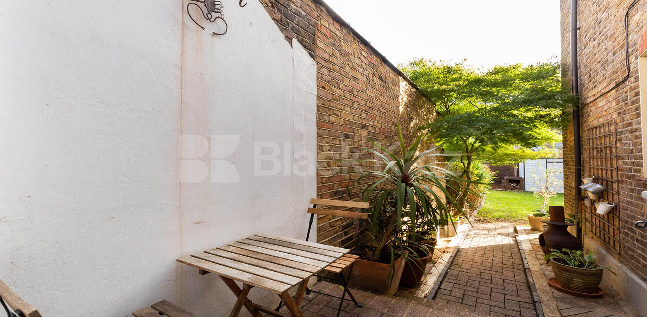 			1 Bedroom, 1 bath, 1 reception Apartment			 Barratt Avenue, Alexandra Palace